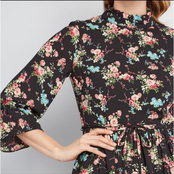 ModCloth Floral Ruffle Mock Neck Front Tie Waist Black Midi Dress Size S - Picture 6 of 16